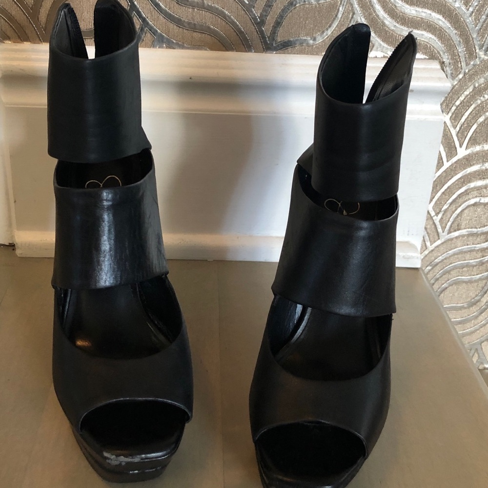 Jessica Simpson platform sandal